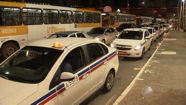 Bahia Meio Dia Salvador Foliões enfrentam congestionamento e