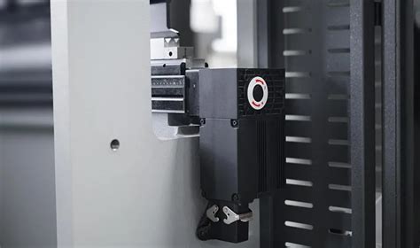 How to use a hydraulic press brake properly? - LZKCNC