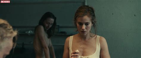 Lou de Laâge nude pics page