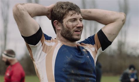 Dans La M L E In From The Side De Matt Carter Rugby Et Liaison Gay Lectrique Pop And Films