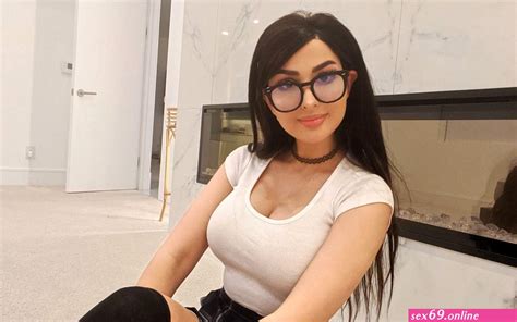 Naked Sssniperwolf Sexy Photos