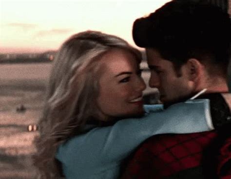 peter parker and gwen stacy // gif | Melhor casal, Miranha, Casal