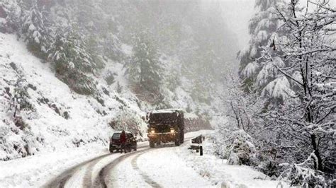 Avalanche Hits Kashmirs Gurez Sector India Today