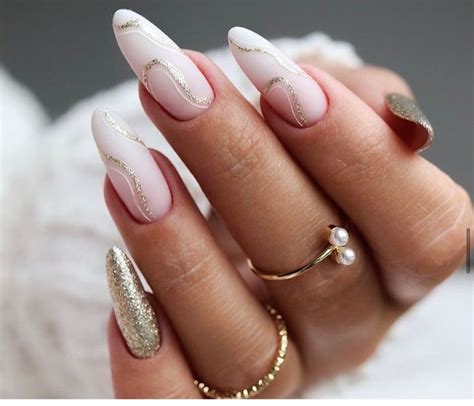 Pin By Wiola On Moje Inspiracje Classy Nail Designs Nude Nail Designs Classy Nails