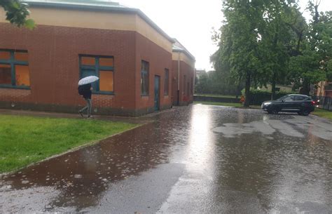 Saronno Allagato Il Cortile Della Scuola Pizzigoni L Amarezza Di Un