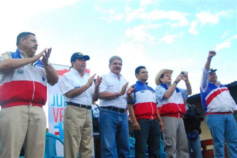 Norman Quijano candidato presidencial por ARENA en su visita a Alegría