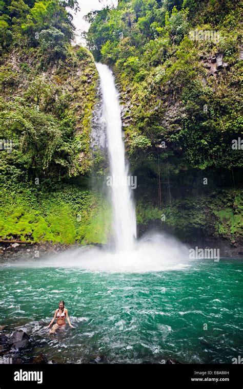 La Catarata De La Fortuna Del Parque Nacional Arenal Costa Rica