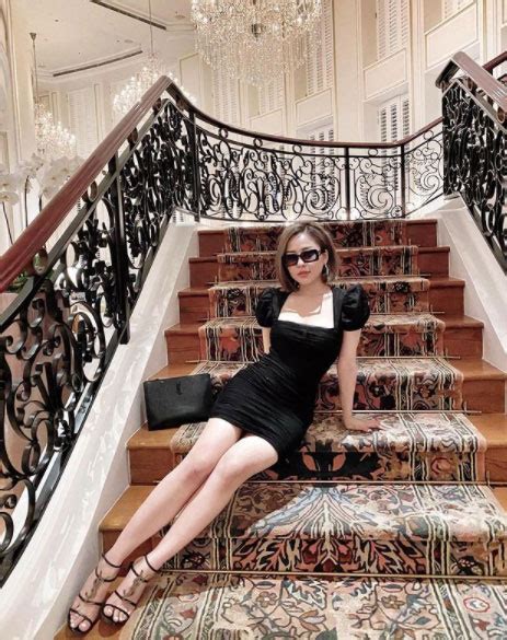 Hot Girl Tr M Anh Khoe Nh Bikini N Ng B Ng Trong Nh V Sinh L