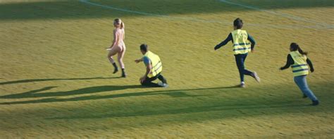 Nude Video Celebs Eliane Iten Nude Mateja Mikusic Nude Simone Kern Nude Streaker 2017