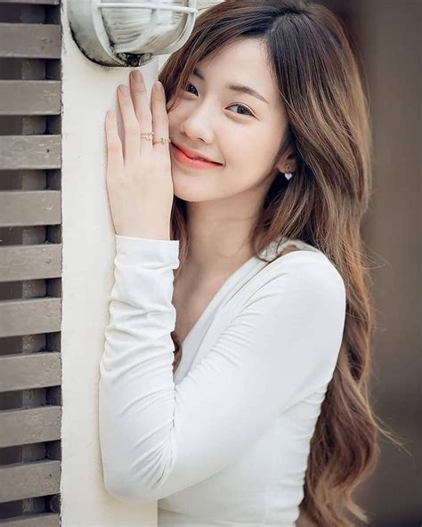 Nụ cười tỏa nắng của hot girl Thái Lan hút nửa triệu fan trên mạng xã hội Báo Dân trí