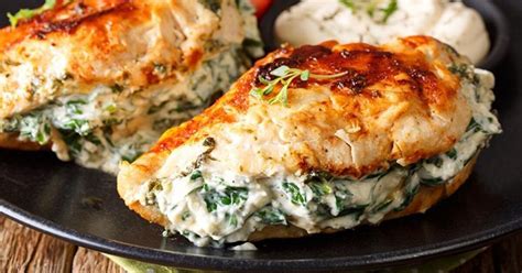 Рецепт сочного куриного филе в духовке с сыром: как вкусно запечь ...