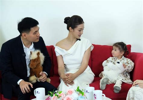 Hot Girl H Th Nh I G I Ch Ng Thi U Gia L M Y Con G I M T Vu Ng