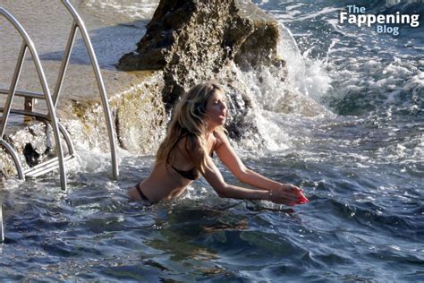 Heidi Klum Shows Off Her Nude Boobs While Enjoying A Summer Holiday With Tom Kaulitz In Capri