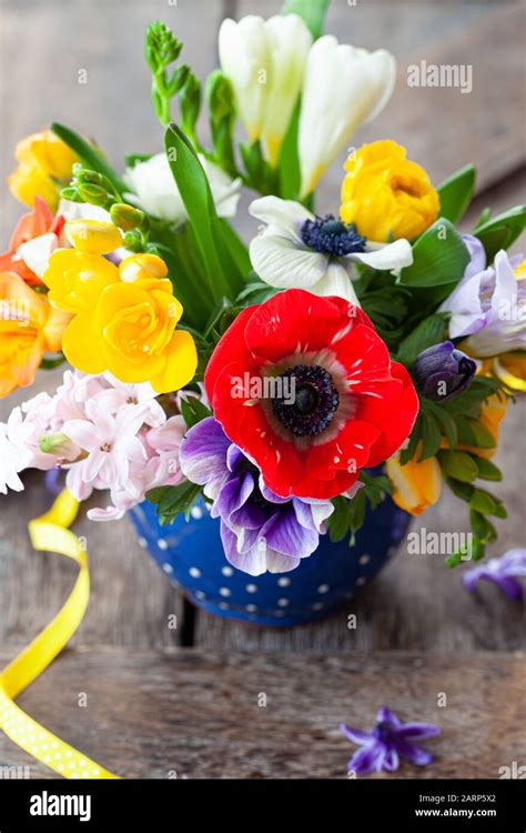 Valetines Day Flowers Hi Res Stock Photography And Images Alamy