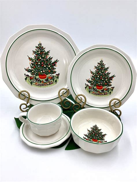 Christmas Dinnerware Pfaltzgraff Christmas Heritage Vintage Dinnerware