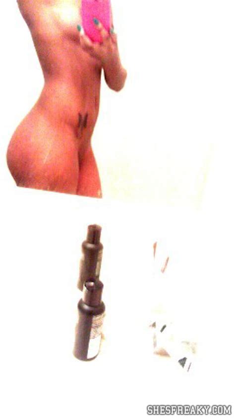 Photobucket Gorgeous Black Woman Gets Naked Shesfreaky