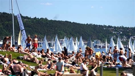 Rødt ønsker gratis solkrem for folk på stranda - vol.no