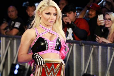 Alexa Bliss Is The First Woman To Win Both Wwe Raw And Wwe Smackdown