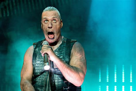 Rock FM Demo în limba engleză al melodiei Pussy Rammstein