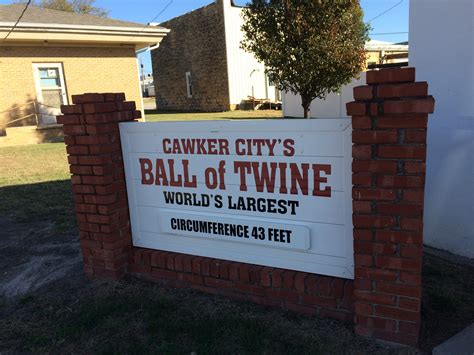 Roadside Americana – Three Kansas Oddities – Fenley's Footprints