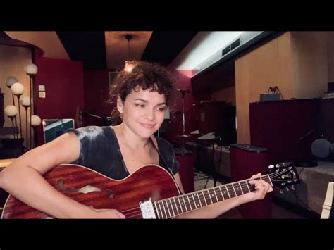 Norah Jones Chanteuse ⭐ Taille âge Origine Wikipedia Instagram Twitter