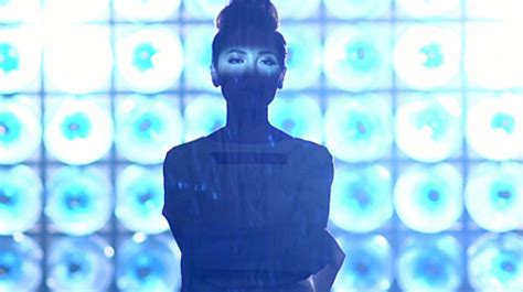 Vừa tung ảnh nude Phương Linh ra MV siêu nóng