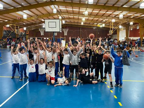 Encuentro amistoso de básquetbol con el Instituto Alemán Lycée Claude Gay OSORNO Colegio