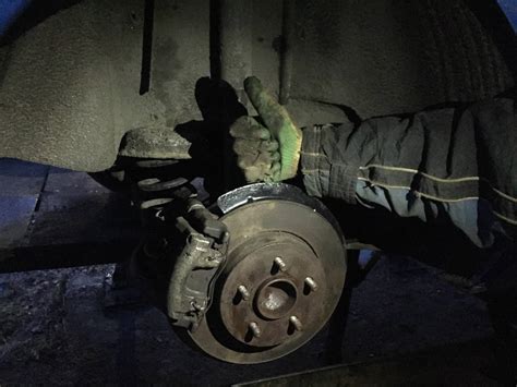 Замена задних тормозных колодок Форд Фокус 2 барабанные дисковые