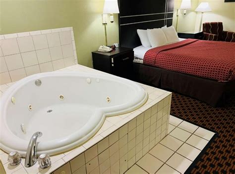 Hotels With Hot Tub In Room In Chattanooga TN