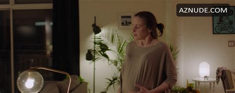 JULIANA CANFIELD Nude AZNude