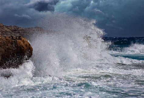 waves smashing coast rocky  photo  pixabay