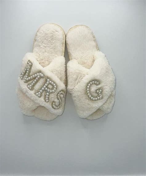 Personalized Mrs Bride Pearl Slippers Bride Bridesmaids Maid Of Honor