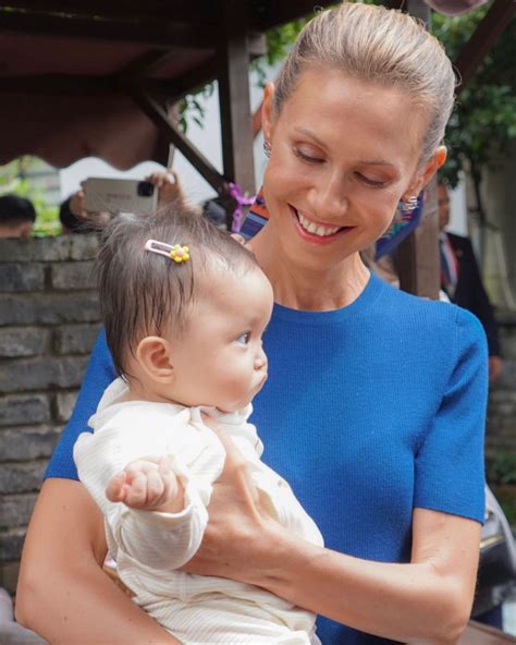 Syrian Presidency | ‎President Assad and Syria’s First Lady in China. #