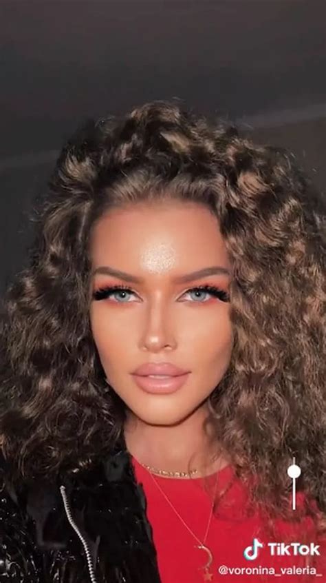 Hot Sexy Valeria Voronina Bikini Pics