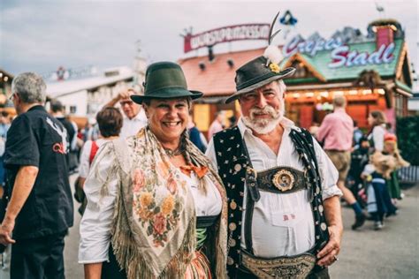 What Is Oktoberfest Oktoberfest 101 Guide Pourmybeer