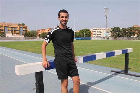 El concejal Alcalà en la pista de atletismo de Dénia Dénia