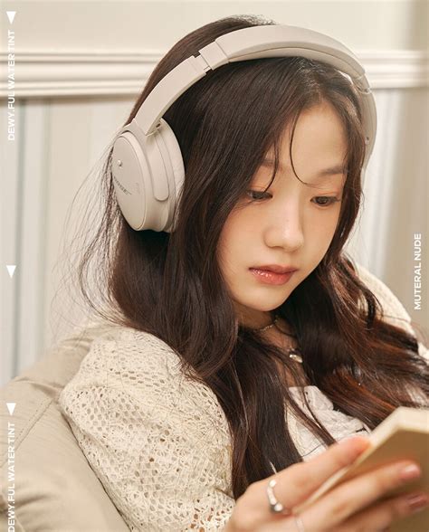 Rom nd Muteral Nude Son tint bóng siêu lì cho đôi môi căng mọng Hàn Quốc Romand Dewyful