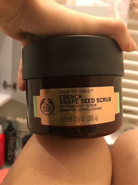 The Body Shop Gommage Corps Lissant Aux P Pins De Raisin Inci Beauty