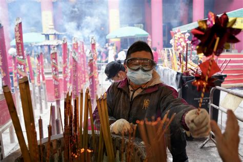 車公廟初三赤口香火鼎盛善信祈求疫情退去 全日共約26768人次入廟 新冠疫情專頁