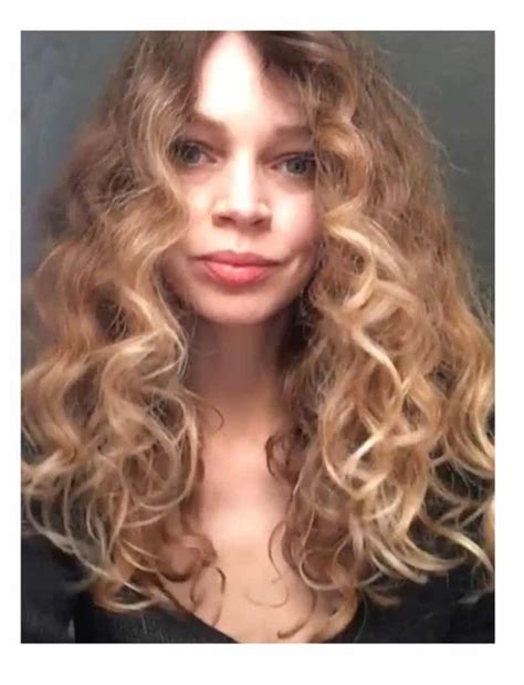 5 Magical Ways To Get Beachy Waves Without Any Hair Products