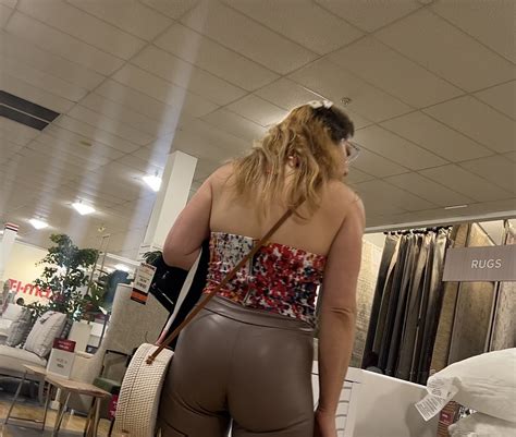 Latina Milf Showing Off Her Ass In Tight Shiny Pants Spandex Leggings Yoga Pants Forum