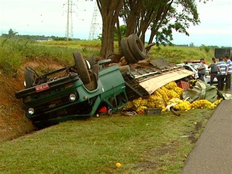 G1 Acidente dois caminhões em Mogi Mirim deixa uma pessoa morta