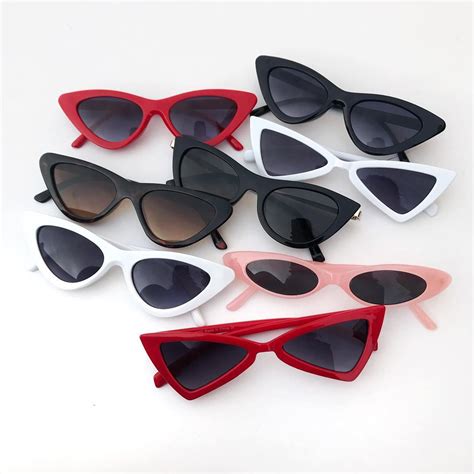 New trend in tiny sunglasses: which shape will suit you? - Our Fashion Trends