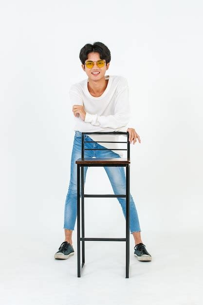 Foto De Estudio De Retrato De Un Joven Asi Tico Lgbt Gay Feliz Bisexual Homosexual Masculino