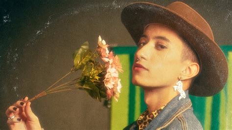 Conheça o pocnejo de Gabeu filho gay do cantor Solimões Pheeno