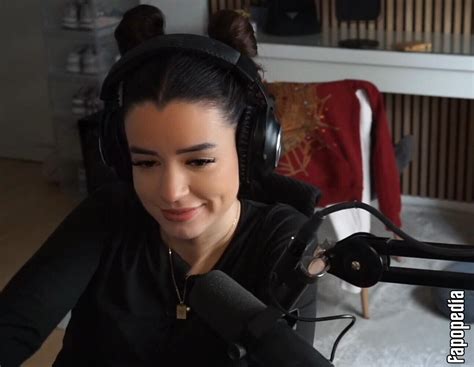 NoraExplorer Nude OnlyFans Leaks Photo Fapopedia