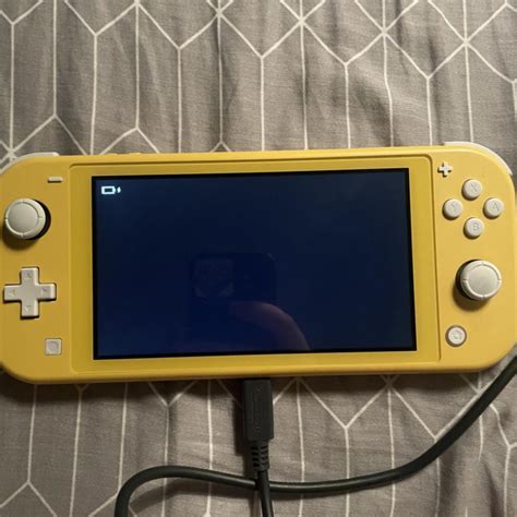 Nintendo Switch Lite Желтый – купить в Москве, цена 13 000 руб., дата ...
