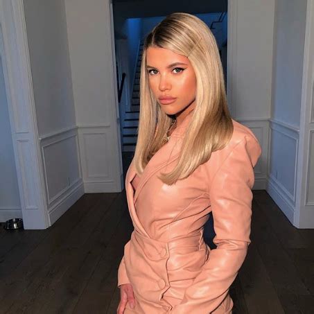 Sofia Richies Net Worth - How Much Is Sofia Richie Paid for Instagram