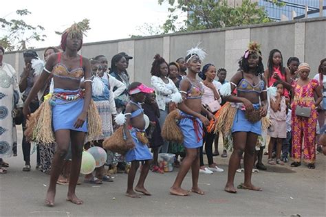 Festival Gabon 9 Provinces Danses Et Art Sculptural Du G2 En Exergue