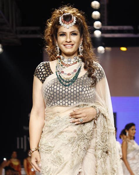 Raveena Tandon Hot In Saree